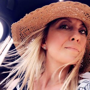 Meet your Posher, Sandy j.